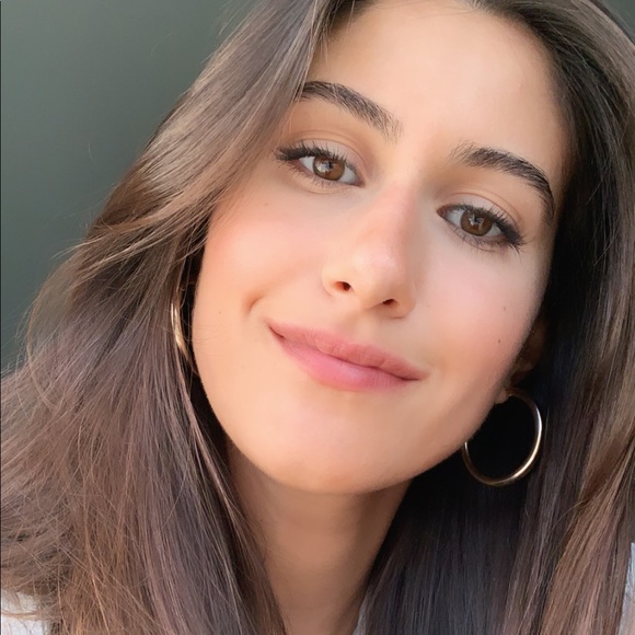 Meet your Posher, Carly - Picture 1 of 1